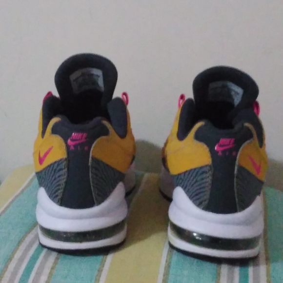 Nike Air Max - Picture 3 of 6